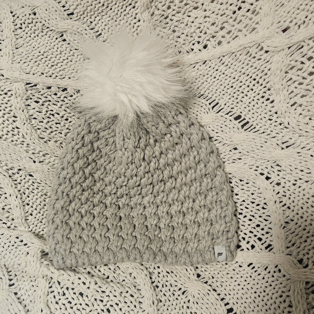Winter hat (Fabletics)